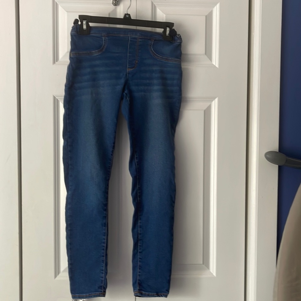 Girls size 16 Levis jeggings perfect condition.